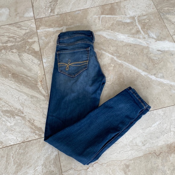 Denizen from Levi’s Low Rise Jegging - Picture 2 of 9